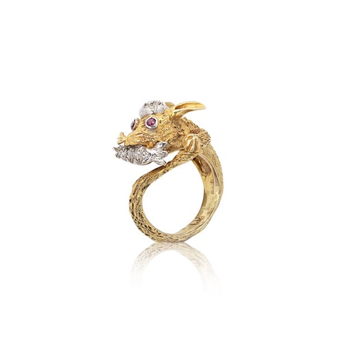 Lot 87 - A modern novelty dress ring