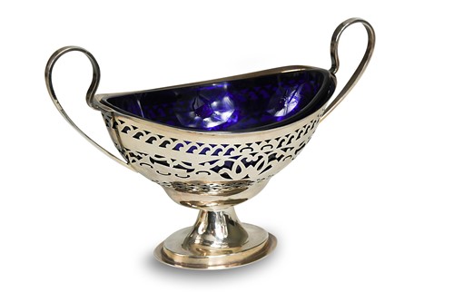 Lot 408 - An Edward VII silver sugar basket