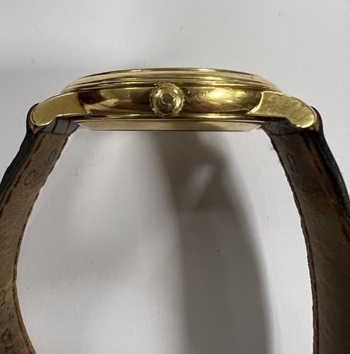 Lot 403 - Omega - An 18ct gold 'de Ville Prestige' wristwatch