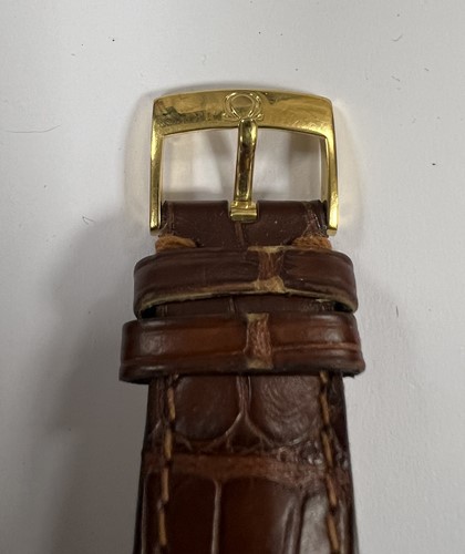 Lot 403 - Omega - An 18ct gold 'de Ville Prestige' wristwatch