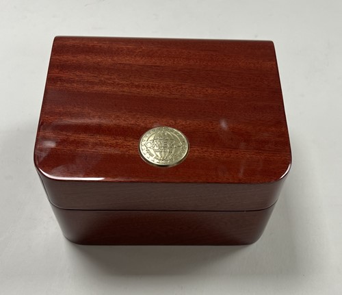 Lot 403 - Omega - An 18ct gold 'de Ville Prestige' wristwatch