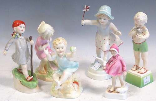 Lot 31 - A group of Royal Worcester figurines,...