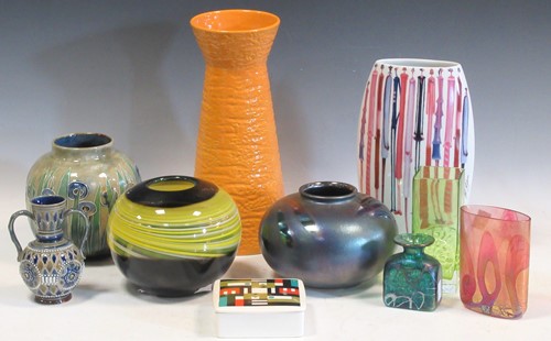 Lot 90 - A group of 20th-century ceramics and glass, to...