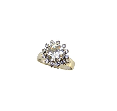 Lot 144 - A mid 20th century diamond cluster ring