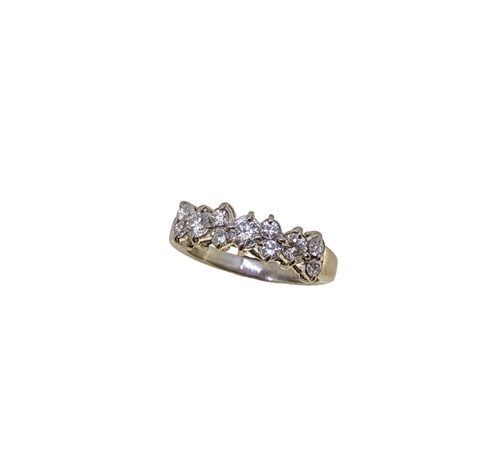 Lot 129 - A half hoop style diamond ring
