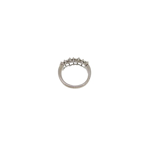 Lot 129 - A half hoop style diamond ring