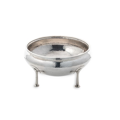 Lot 428 - A George V silver ‘Arts & Crafts’ style bowl, mark of A.E. Jones