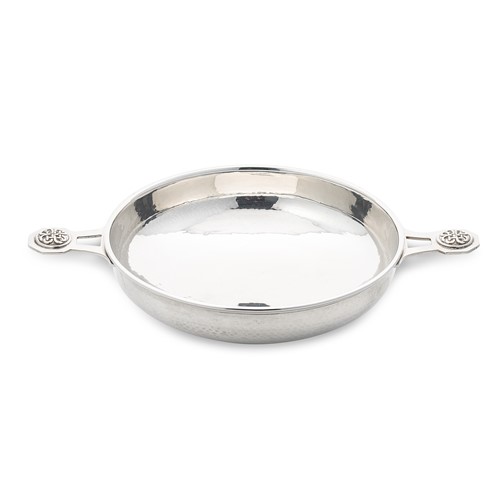 Lot 423 - A George V silver ‘Arts & Crafts’ style dish, mark of A.E. Jones