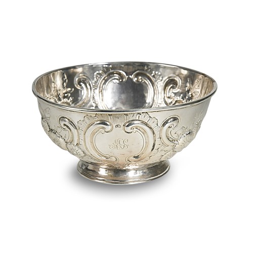 Lot 370 - A Victorian silver bowl