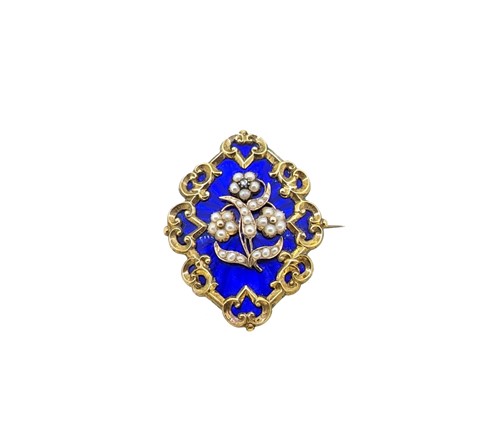 Lot 64 - An enamel, split pearl and diamond memorial brooch