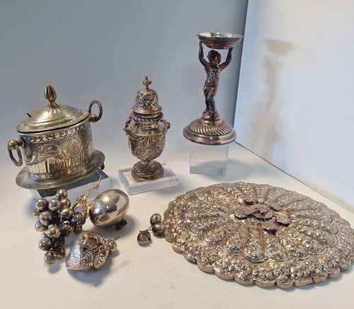 Lot 187 - A Victorian silver sugar caster (maker WC),...