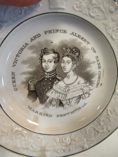 Lot 19 - Various ceramics to include a Regency back...