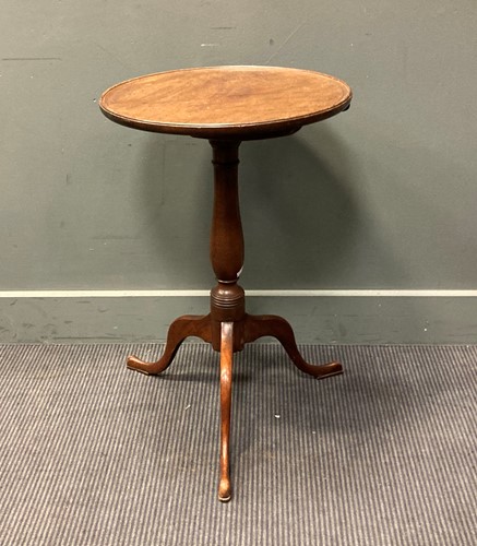 Lot 357 - A late Georgian mahogany dish topped tripod...