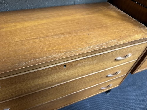 Lot 279 - A mid-century Ladderax modular shelving system