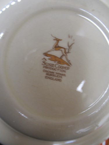Lot 19 - A Susie Cooper part dinner and tea service,...