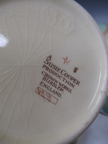 Lot 19 - A Susie Cooper part dinner and tea service,...