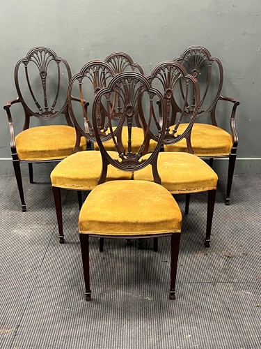 Lot 562 - An Edwardian parlour suite to include a settee,...