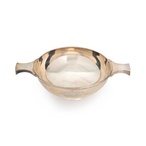 Lot 691 - Edinburgh - An Elizabeth II silver quaich