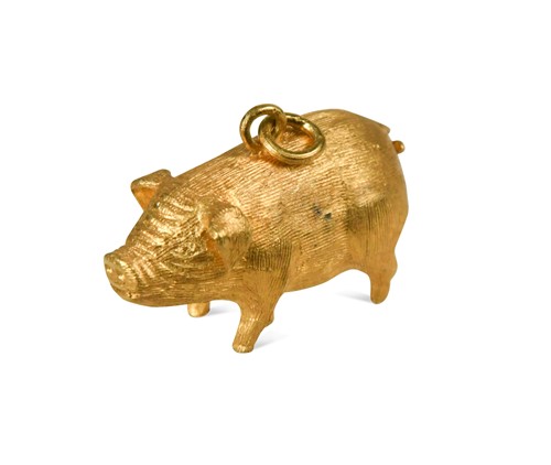 Lot 62 - A Chinese gold pig pendant