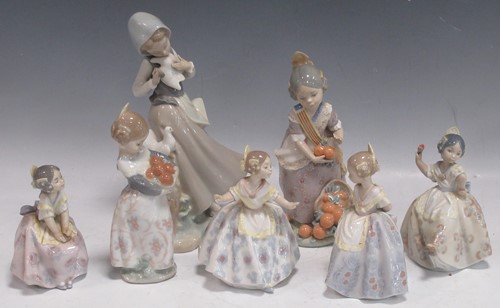 Lot 15 - Seven assorted Lladro figures to include...