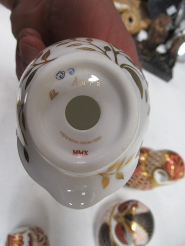 Lot 19 - Six Royal Crown Derby porcelain imari pattern...
