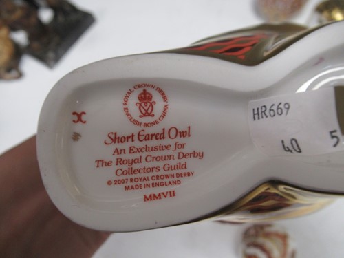Lot 19 - Six Royal Crown Derby porcelain imari pattern...