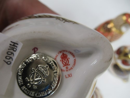 Lot 19 - Six Royal Crown Derby porcelain imari pattern...