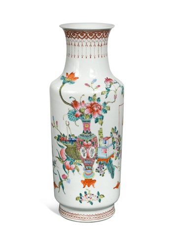 Lot 472 - A Chinese famille rose porcelain vase, 20th century