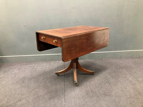 Lot 356 - A George IV mahogany Pembroke table, 72 x 91 x...