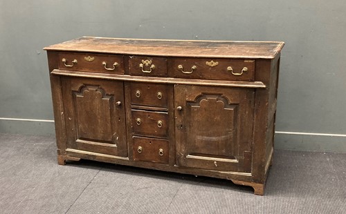 Lot 359 - An 18th century Welsh fielded door oak dresser,...