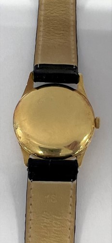 Lot 353 - Longines - A Swiss 18ct gold wristwatch