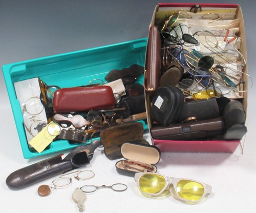 Lot 118 - A large collection of 19th and 20th century...