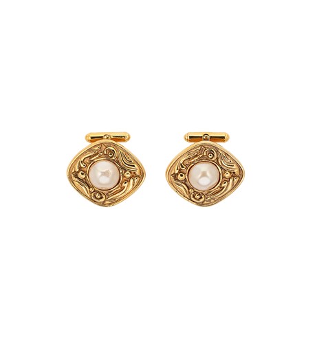 Lot 1 - Chanel - A pair of arabesque cufflinks