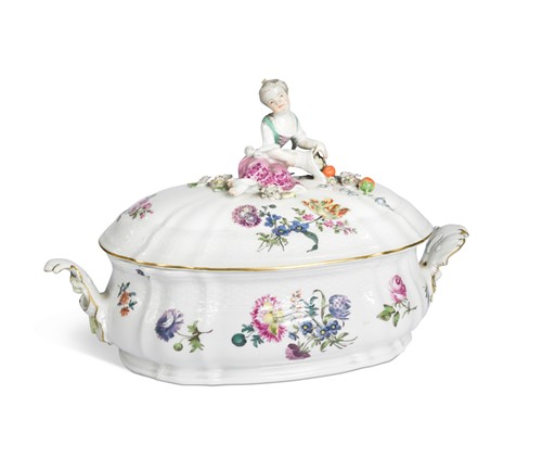 Lot 344 - A Meissen tureen and cover, circa 1750