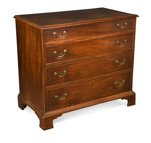 Lot 498 - A small George III mahogany chest of drawers
