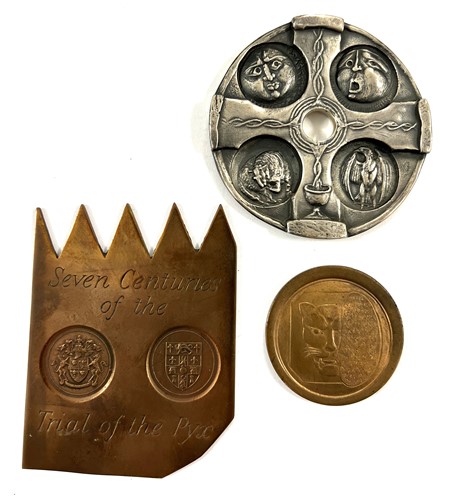 Lot 439 - A silver St Dunstan's medal, a Goldsmiths' Company medal and a commemorative replica trial plate