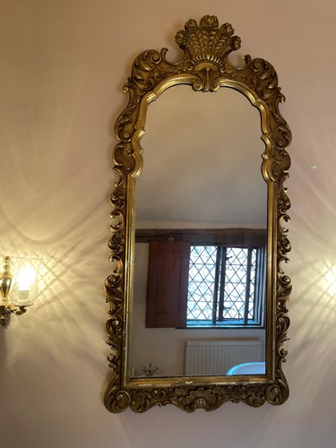 Lot 828 - A gilt frame wall mirror in 18th century style, 20th century
