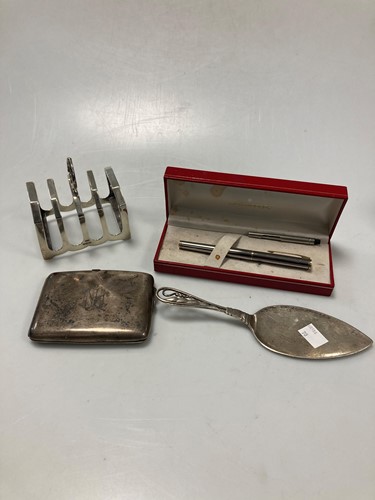 Lot 213 - Georg Jensen: A Danish metalwares silver...
