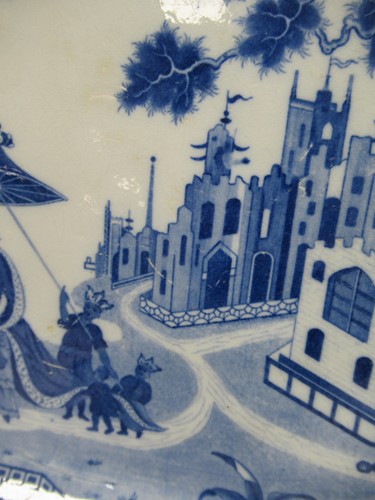 Lot 17 - A blue and white transfer printed 'Queen of...