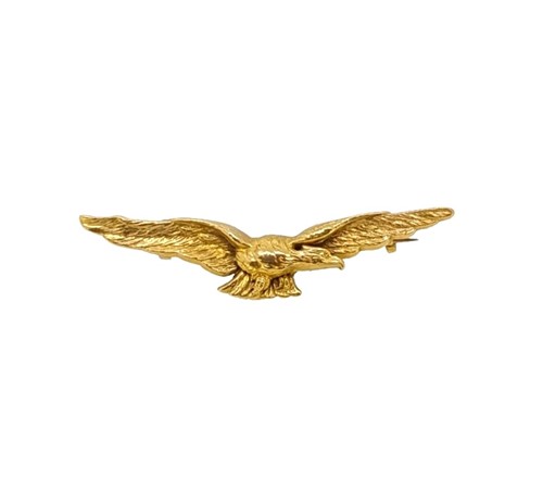 Lot 147 - An 18ct gold Royal Naval Air Service (RNAS) badge