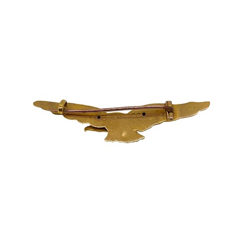 Lot 147 - An 18ct gold Royal Naval Air Service (RNAS) badge