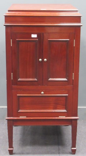 Lot 134 - An early 20th century mahogany cased Pye...