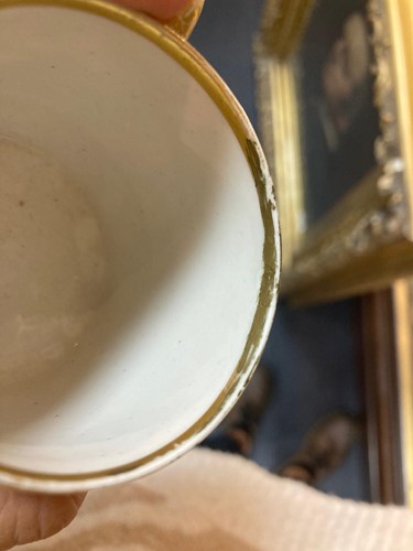 Lot 22 - Various small porcelain cups, coffee cans,...
