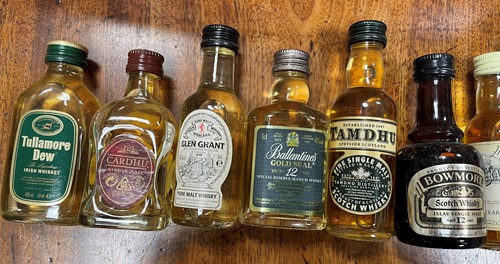 Lot 898 - Whisky miniatures