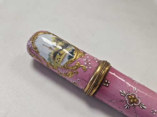 Lot 576 - A Staffordshire enamel bodkin case, circa 1760
