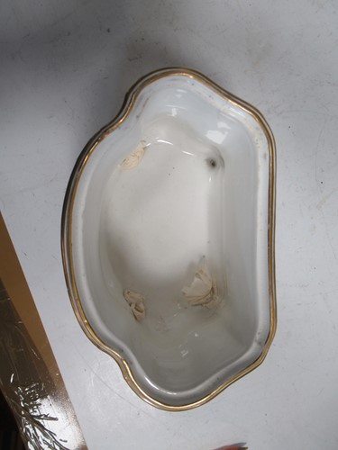 Lot 10 - A Bloor Derby bough pot and cover, painted in...