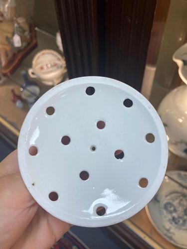Lot 10 - A Bloor Derby bough pot and cover, painted in...