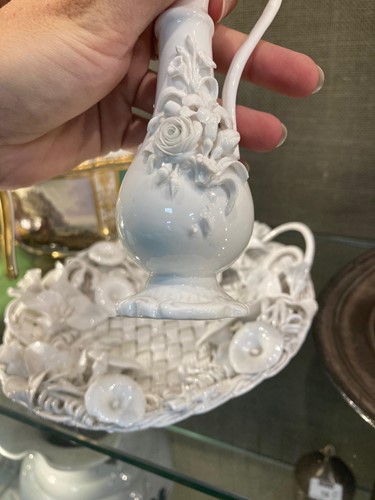 Lot 10 - A Bloor Derby bough pot and cover, painted in...