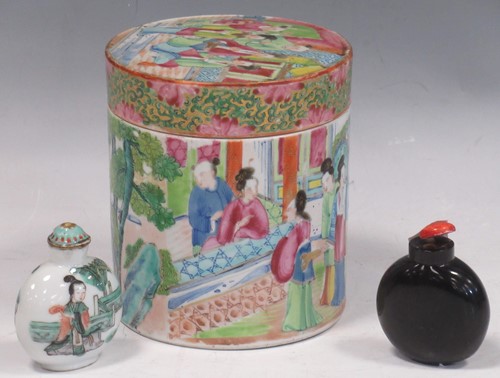 Lot 50 - A Chinese porcelain jar and cover, Canton,...