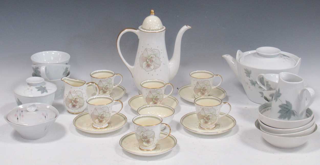 Lot 66 - A Susie Cooper bone china Azalea pattern part...